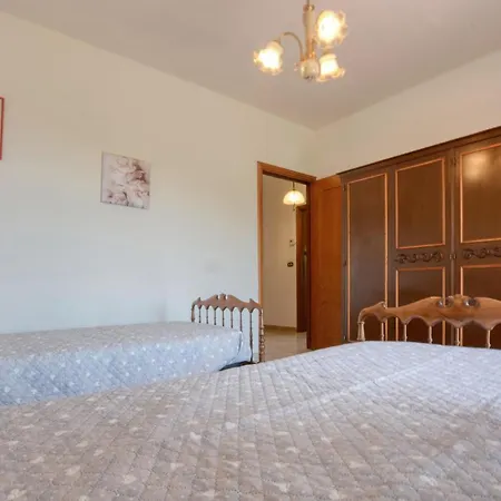 Casa vacanze 3 Bedroom Awesome In Masso