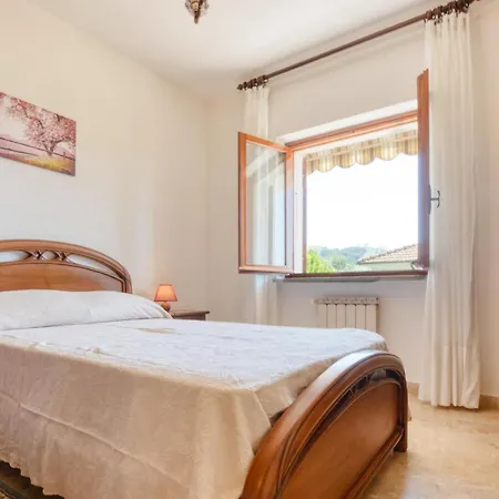 3 Bedroom Awesome In Masso Casa vacanze